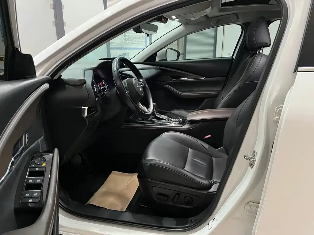 Mazda CX-30 2021 из CN, фото 9
