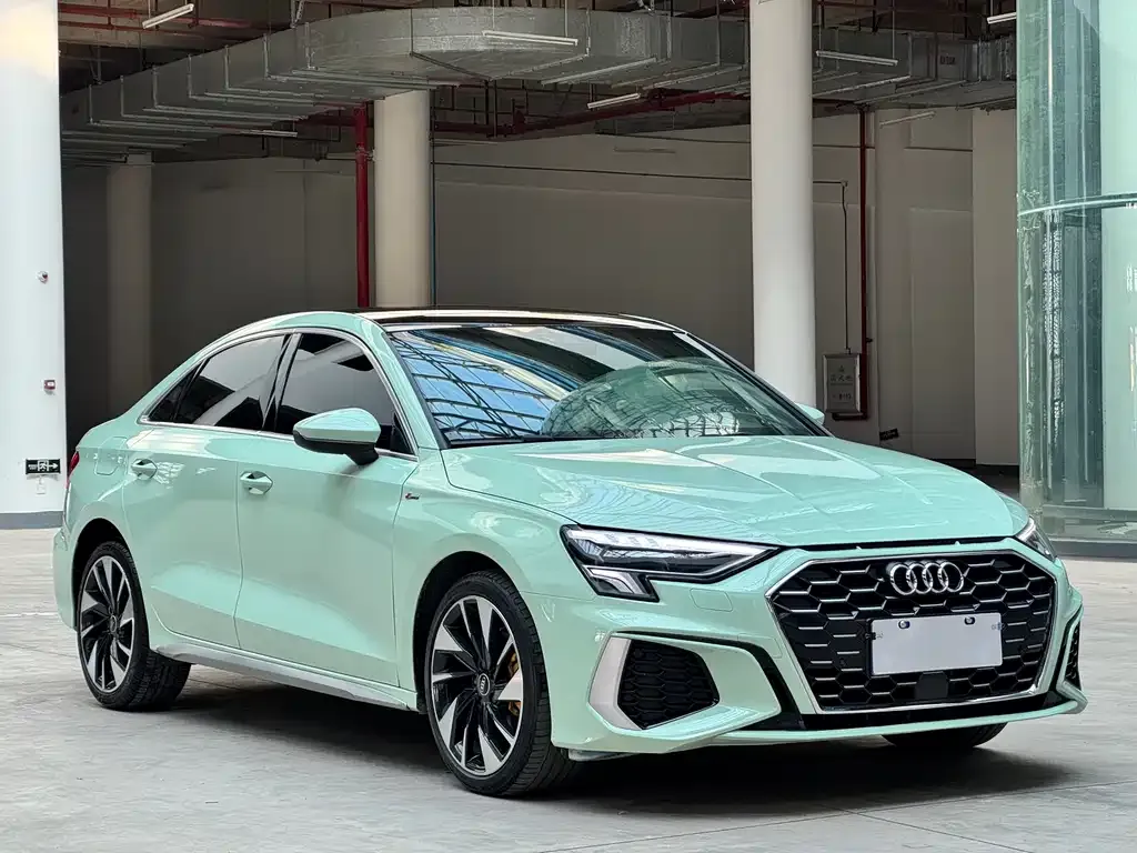 Audi A3 2023 из CN, фото 1