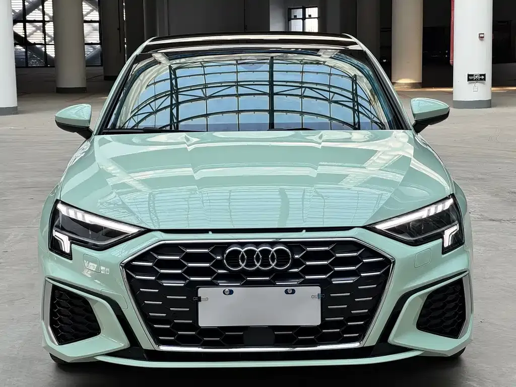 Audi A3 2023 из CN, фото 2