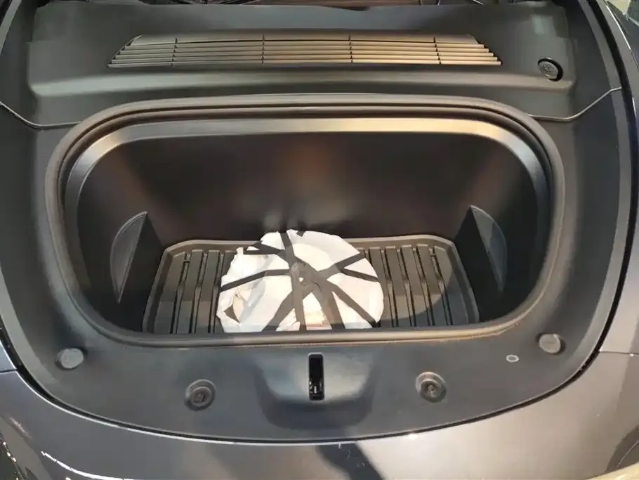 Tesla Model Y 2025 из CN, фото 10