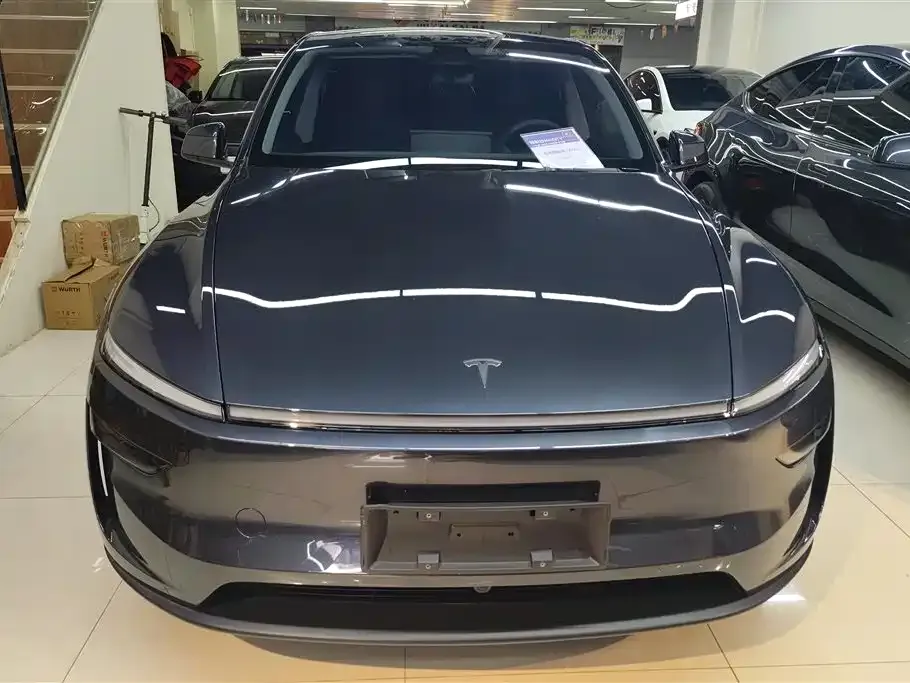Tesla Model Y 2025 из CN, фото 5