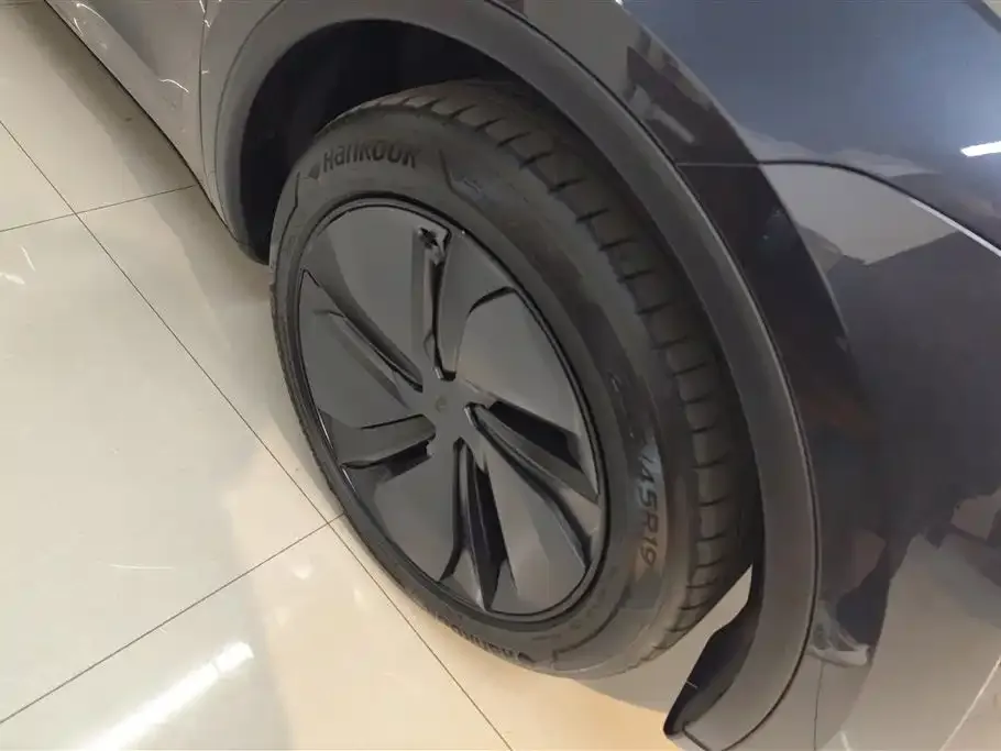 Tesla Model Y 2025 из CN, фото 6