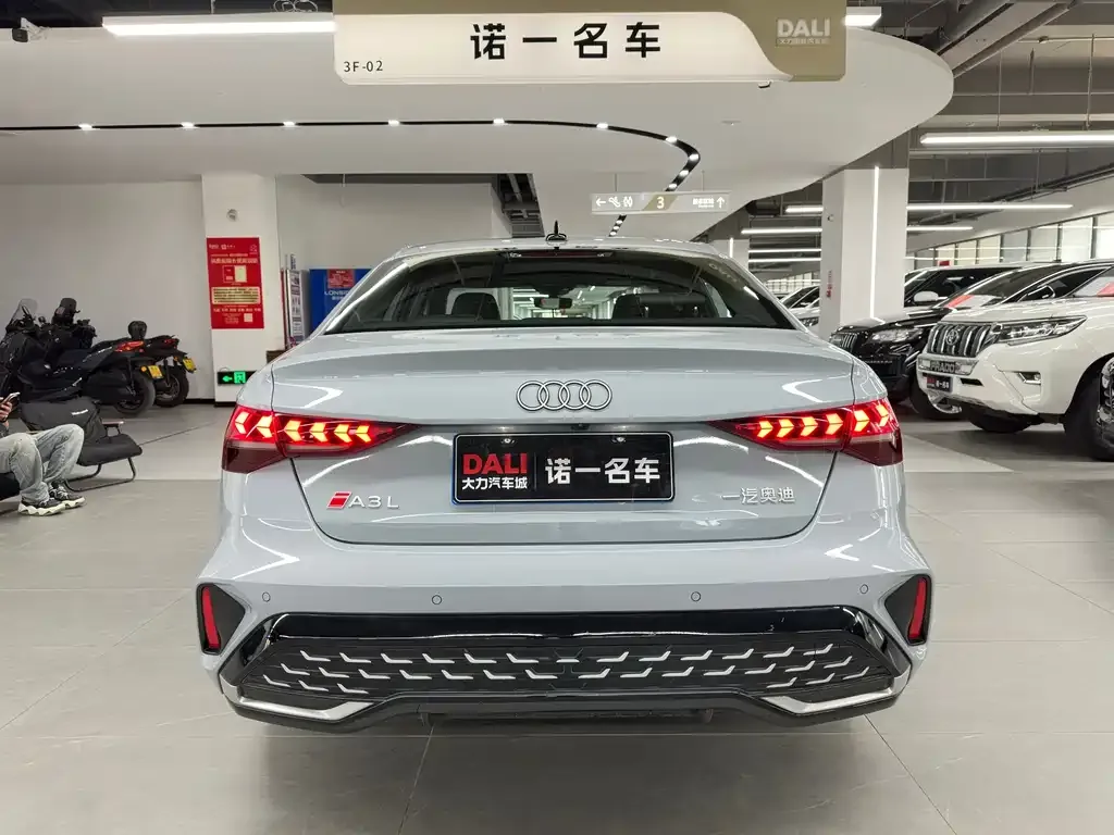 Audi A3 2024 из CN, фото 2