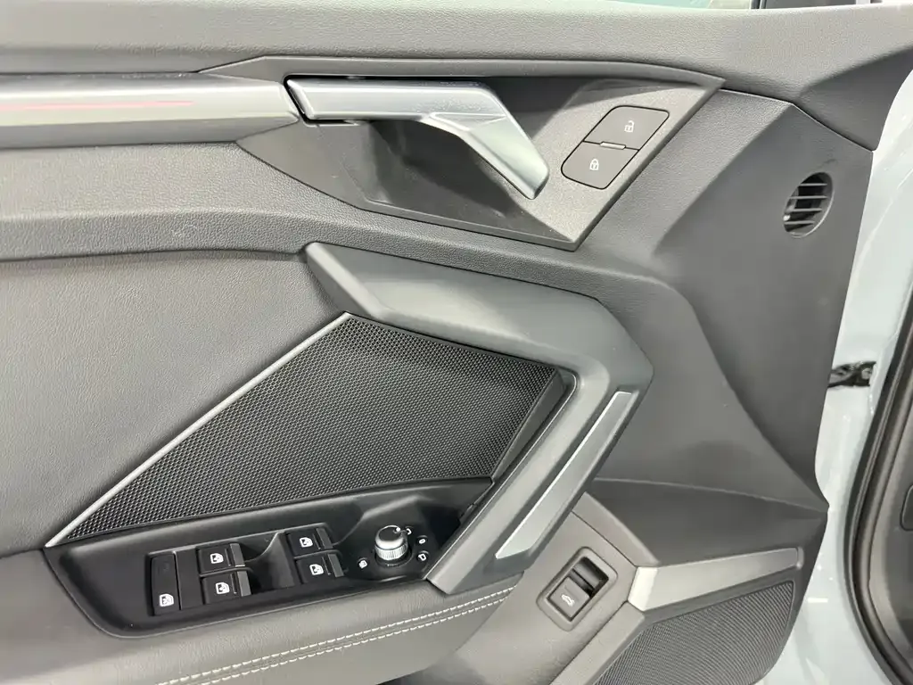 Audi A3 2024 из CN, фото 4