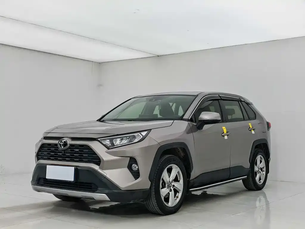 Toyota RAV4 2021 из CN, фото 1