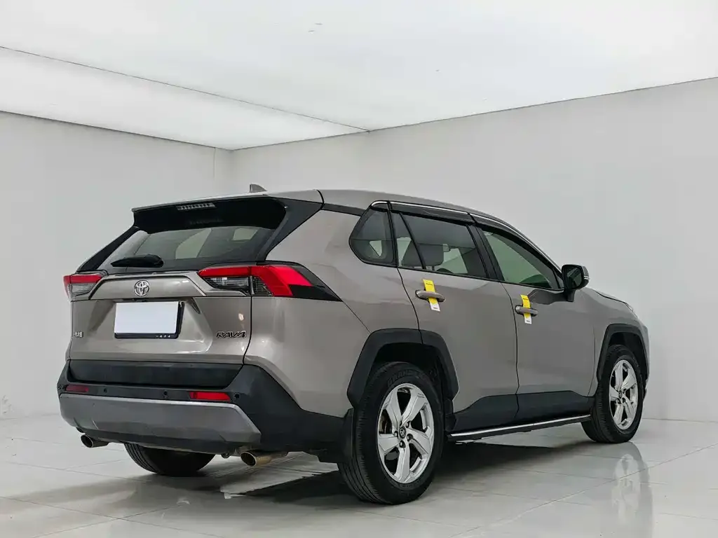 Toyota RAV4 2021 из CN, фото 6
