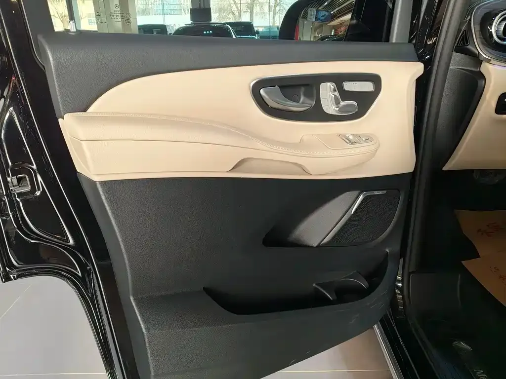 Mercedes-Benz V-Class 2025 из CN, фото 7