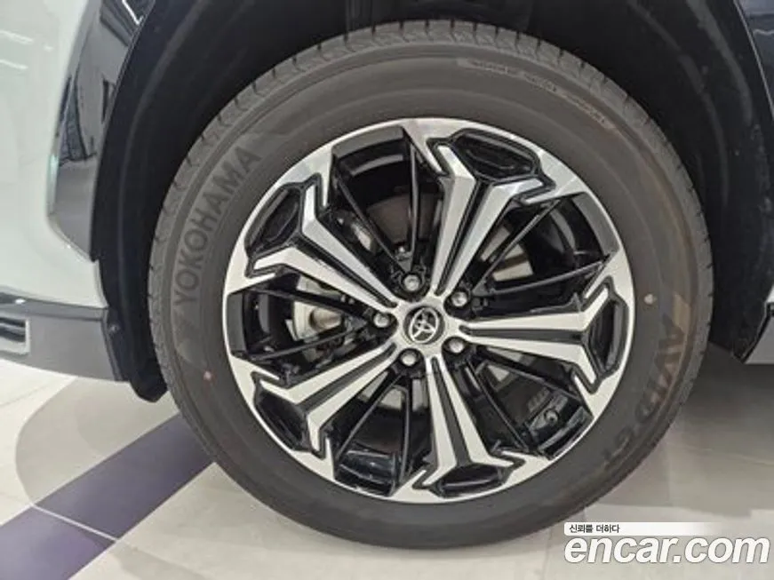 Toyota RAV4 2025 из KR, фото 8