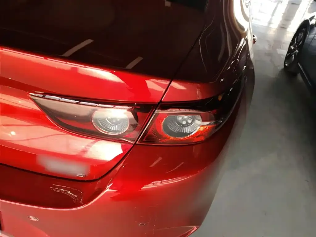 Mazda 3 Axela 2023 из CN, фото 2