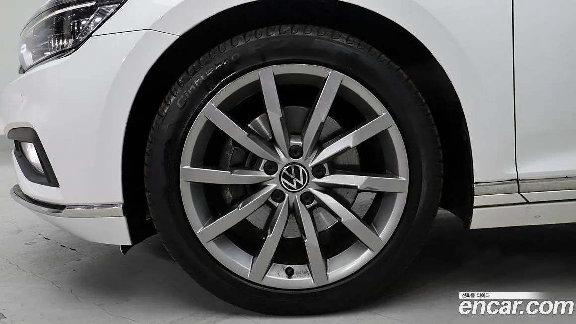 Volkswagen Passat 2021 из KR, фото 3