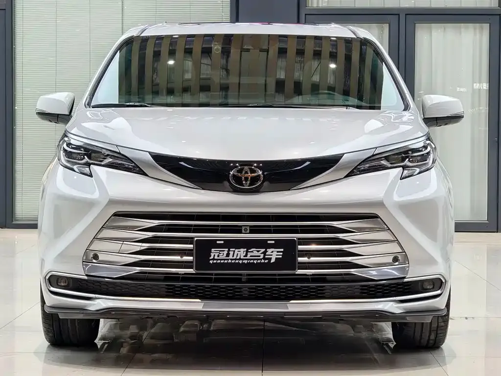 Toyota Sienna 2024 из CN, фото 3
