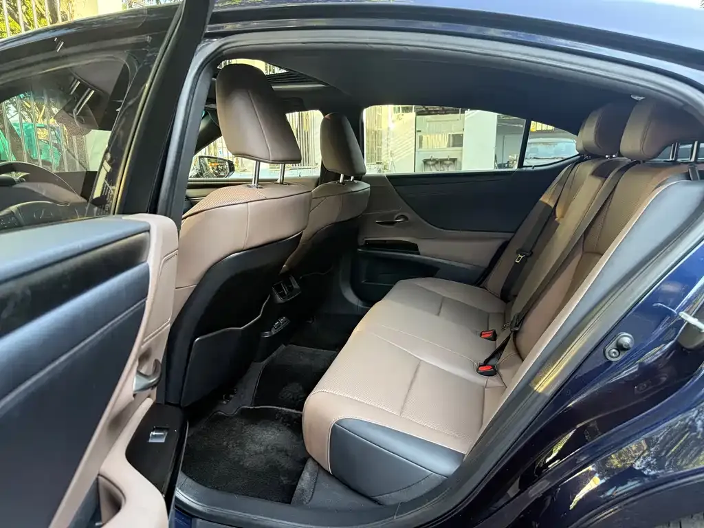 Lexus ES 2022 из CN, фото 2