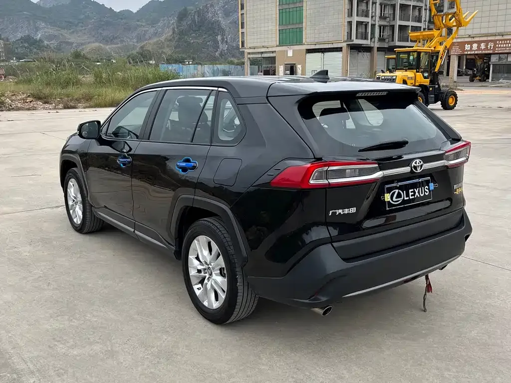 Toyota Wildlander 2023 из CN, фото 2