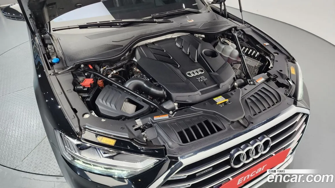 Audi A8 — фото 5