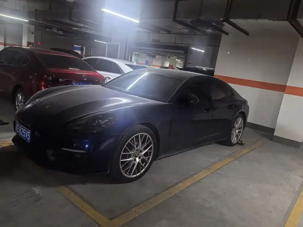 Porsche Panamera 2023 из CN, фото 1