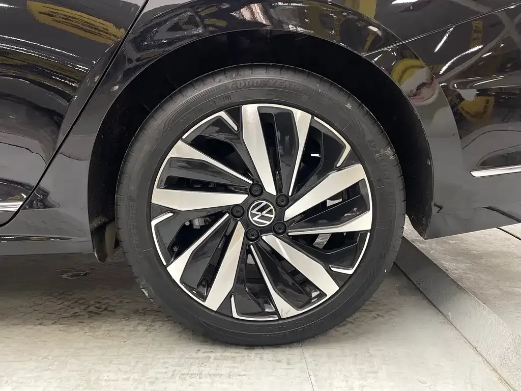 Volkswagen Passat 2023 из CN, фото 6