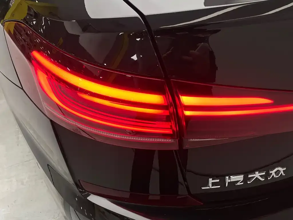 Volkswagen Passat 2023 из CN, фото 7