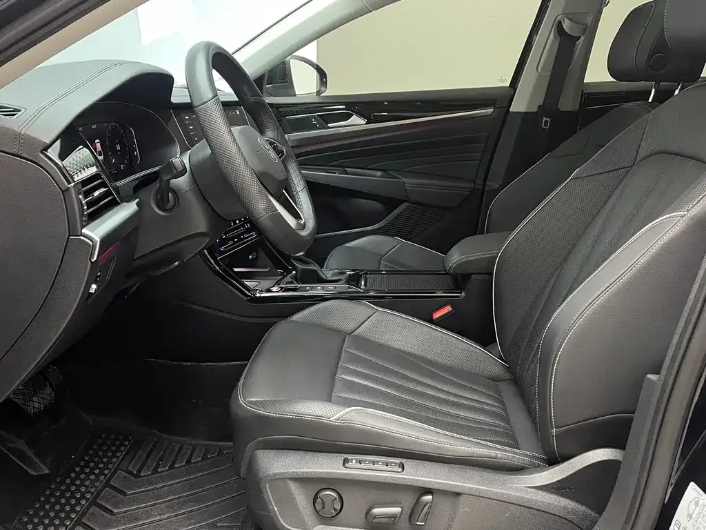 Volkswagen Passat 2023 из CN, фото 9