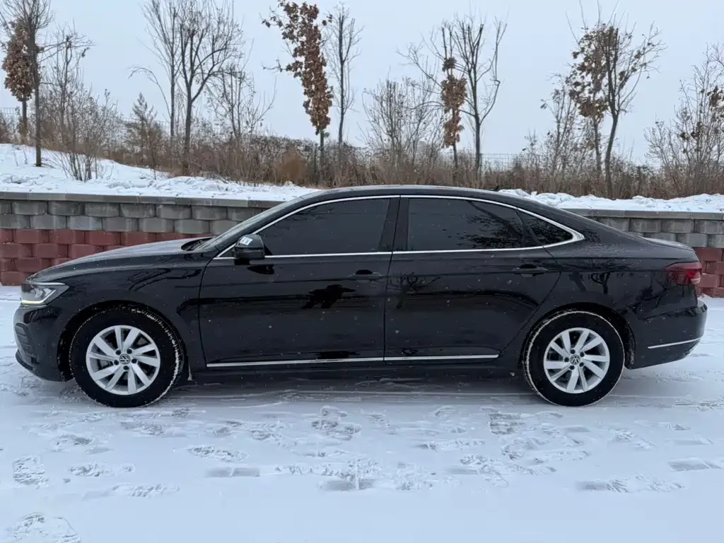 Volkswagen Passat 2023 из CN, фото 2