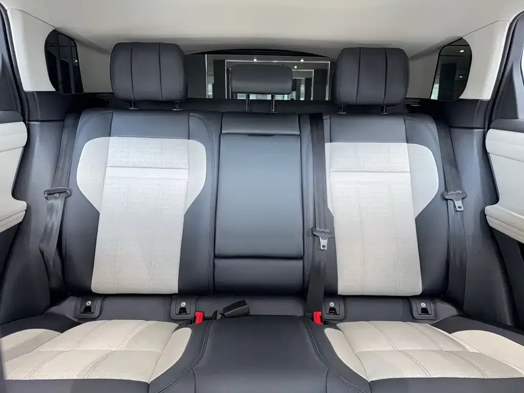 Land Rover Evoque 2023 из CN, фото 3