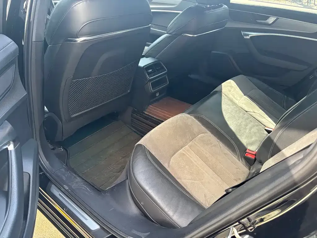 Audi A6L 2021 из CN, фото 8