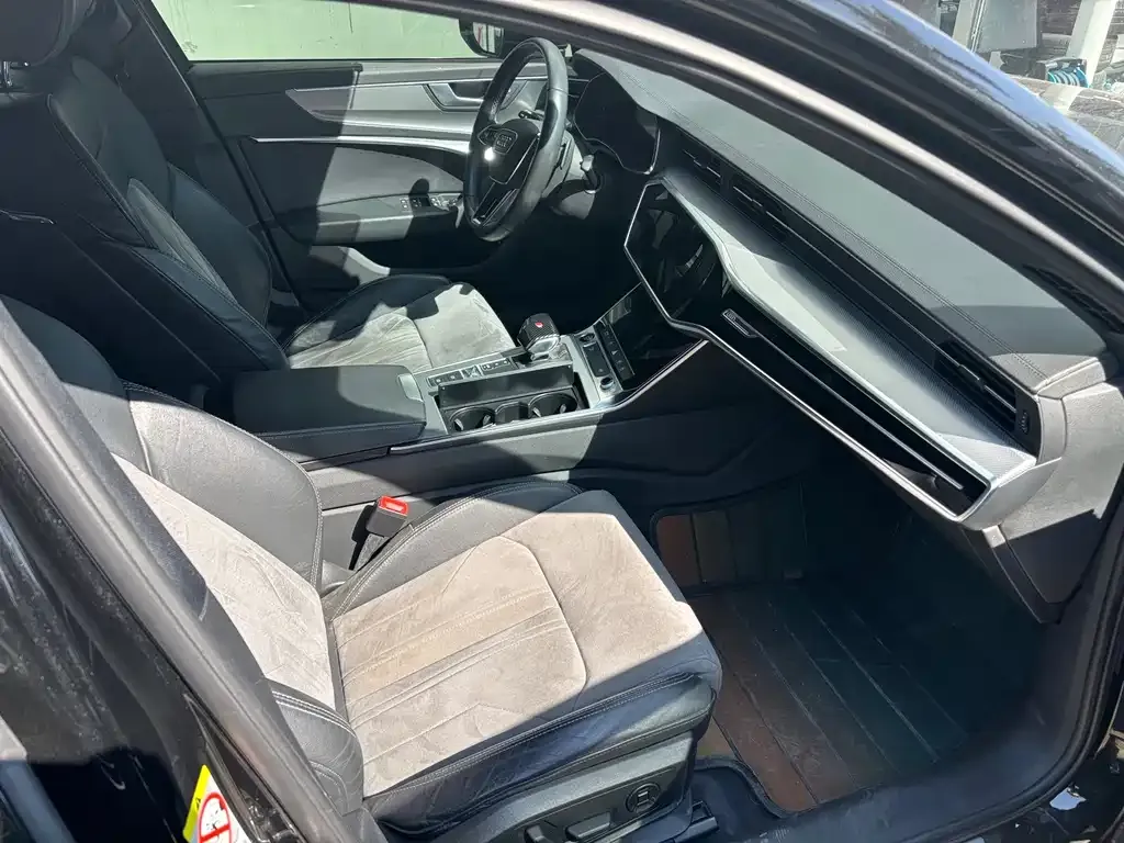 Audi A6L 2021 из CN, фото 3