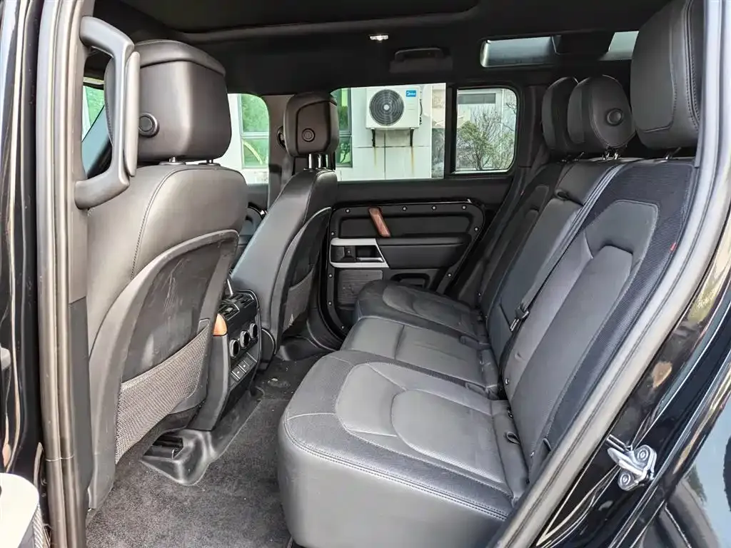 Land Rover Defender 2023 из CN, фото 3