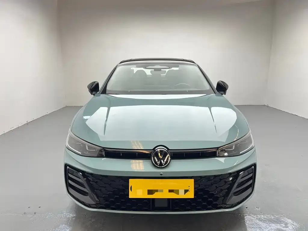 Volkswagen Passat 2024 из CN, фото 2