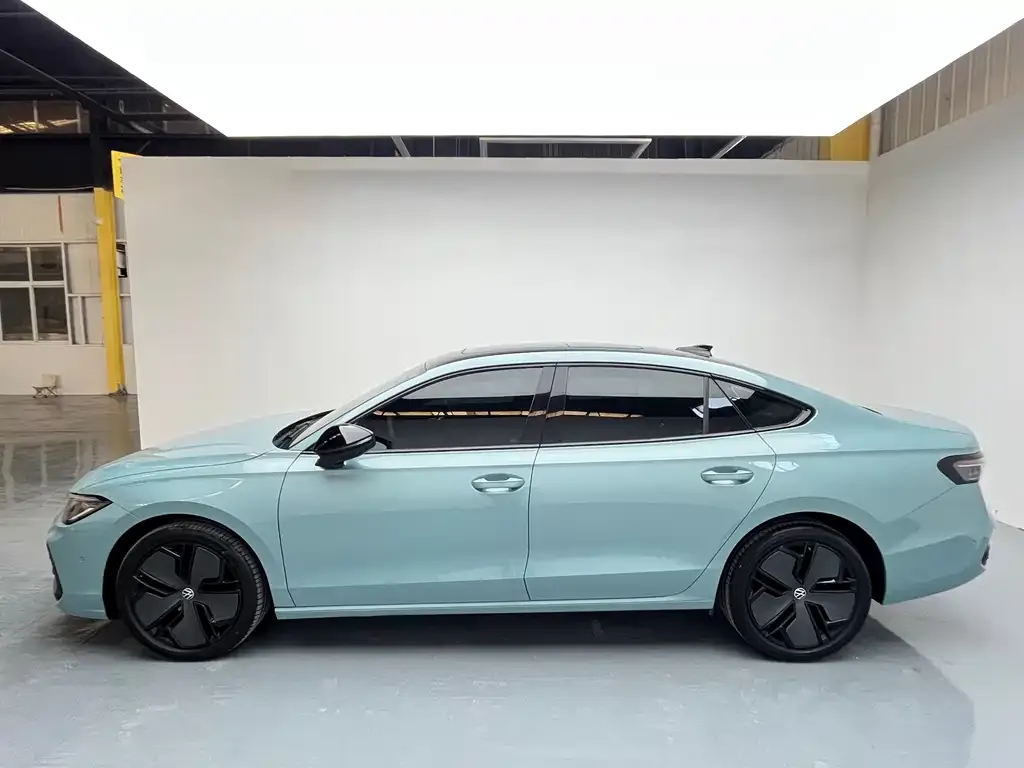 Volkswagen Passat 2024 из CN, фото 5