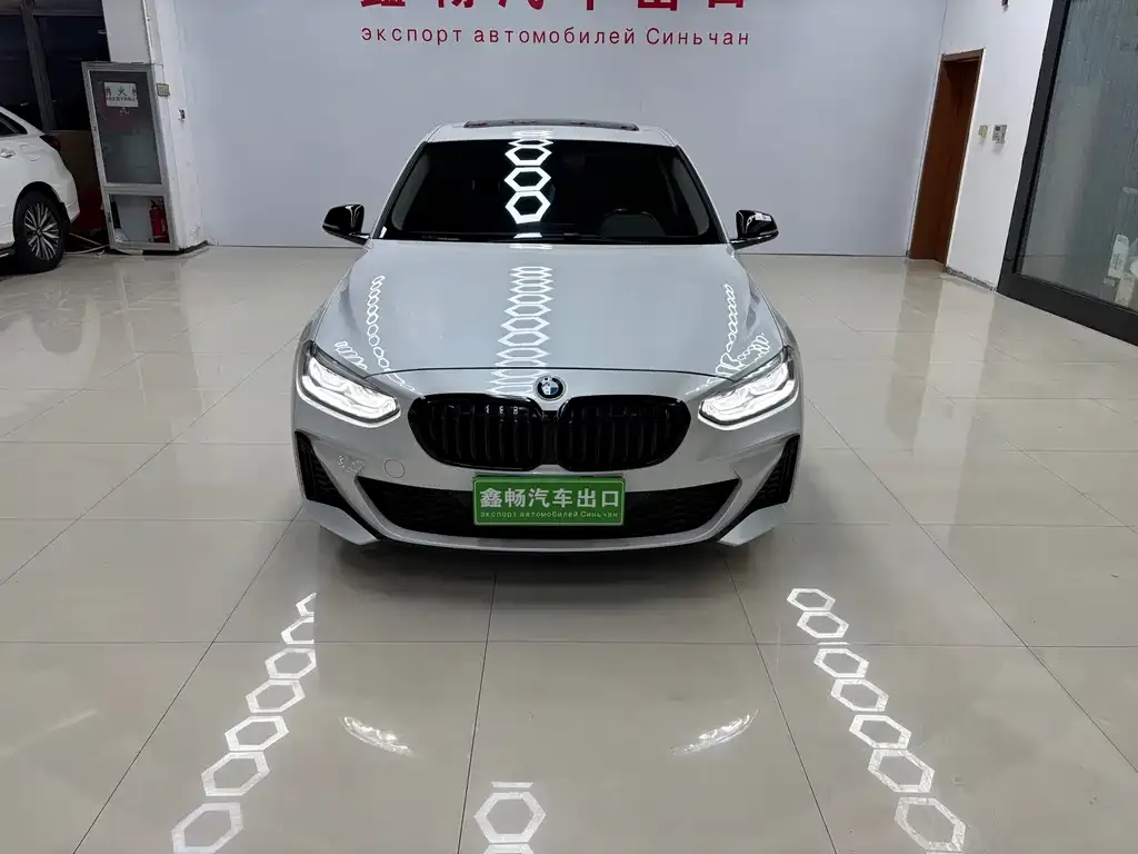 BMW 1 Series 2021 из CN, фото 1