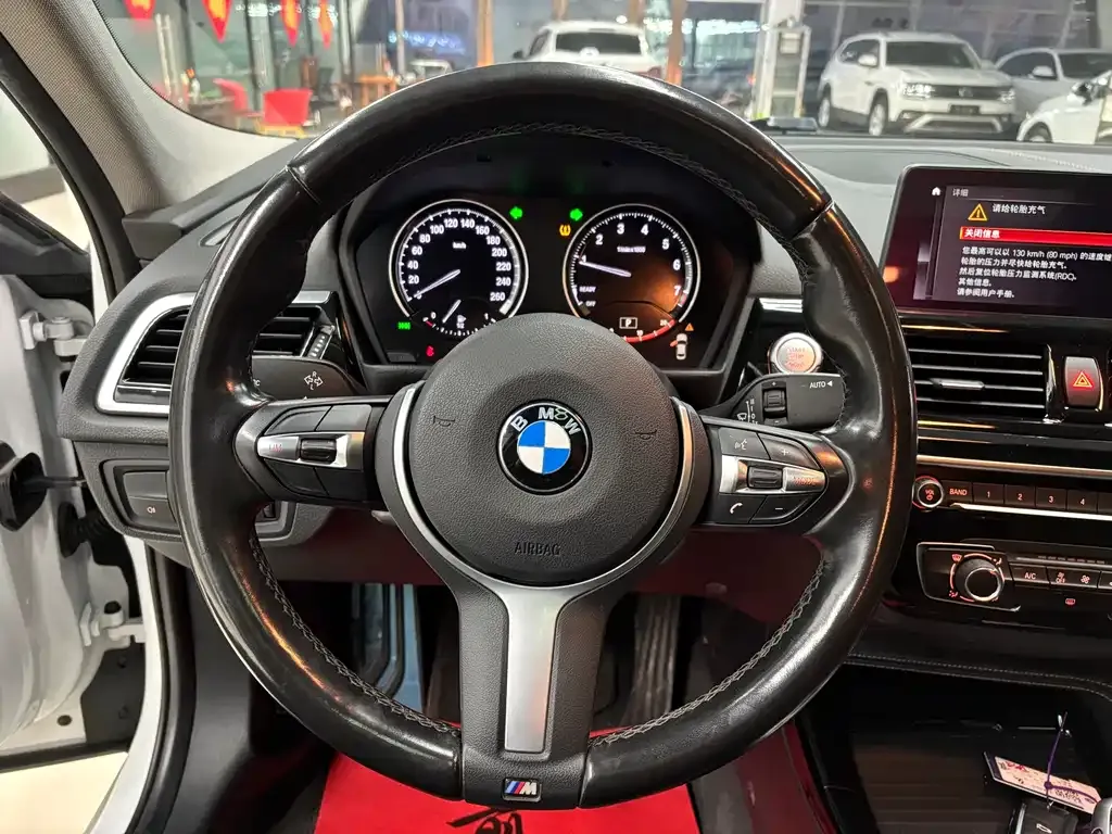 BMW 1 Series 2021 из CN, фото 10