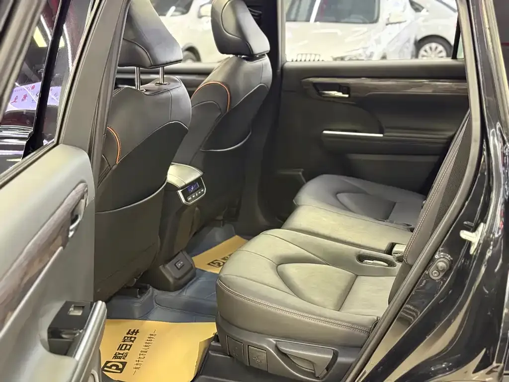 Toyota Crown Kluger 2025 из CN, фото 9