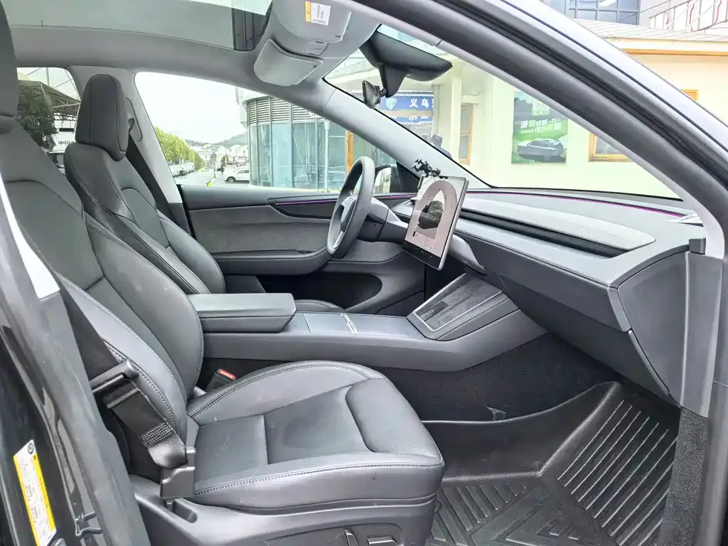 Tesla Model Y 2025 из CN, фото 5