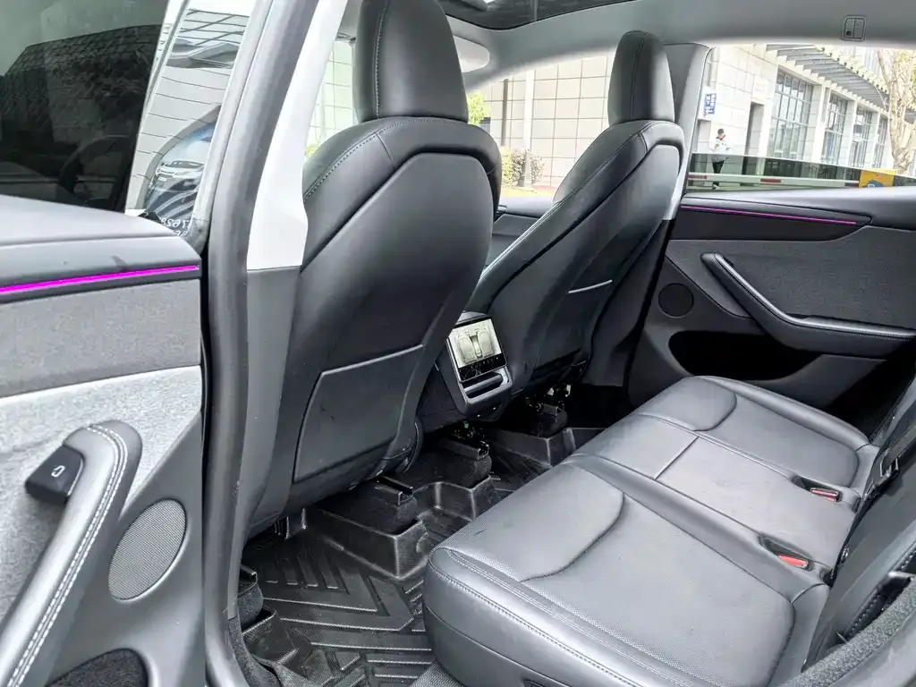 Tesla Model Y 2025 из CN, фото 7