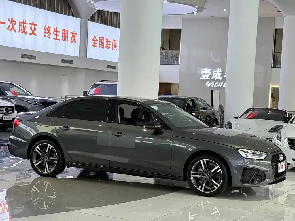 Audi A4L 2022 из CN, фото 10