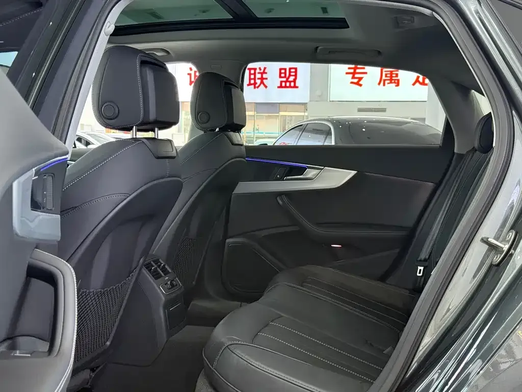 Audi A4L 2022 из CN, фото 7