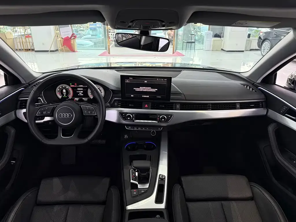 Audi A4L 2022 из CN, фото 4