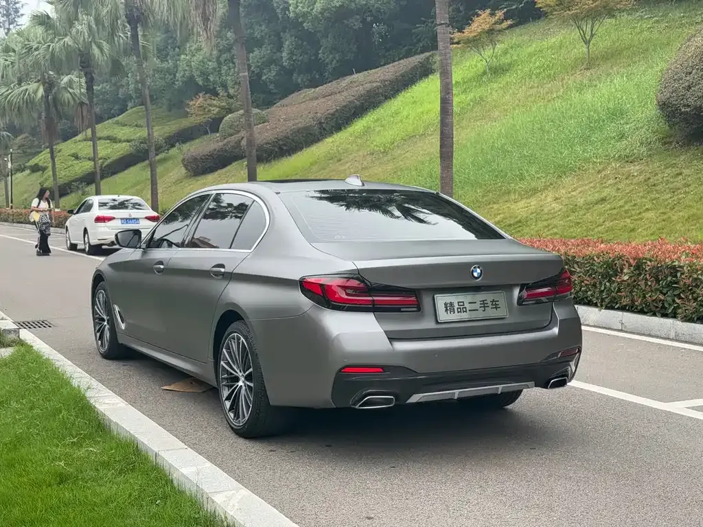 BMW 5 Series — фото 10