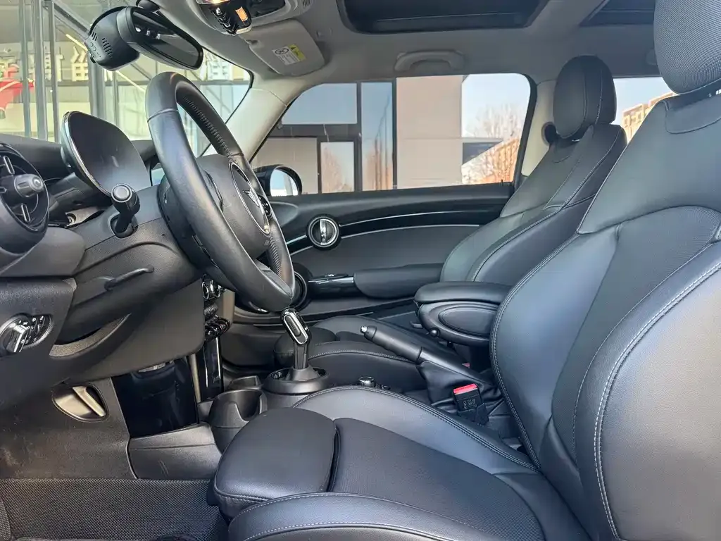 MINI Cooper (3-door) 2023 из CN, фото 8