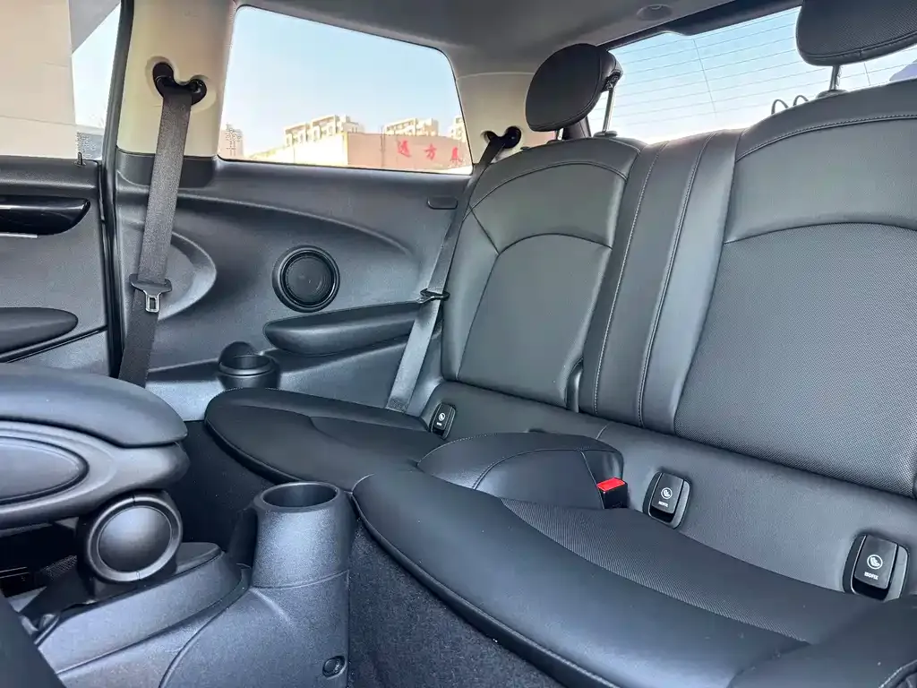 MINI Cooper (3-door) 2023 из CN, фото 3