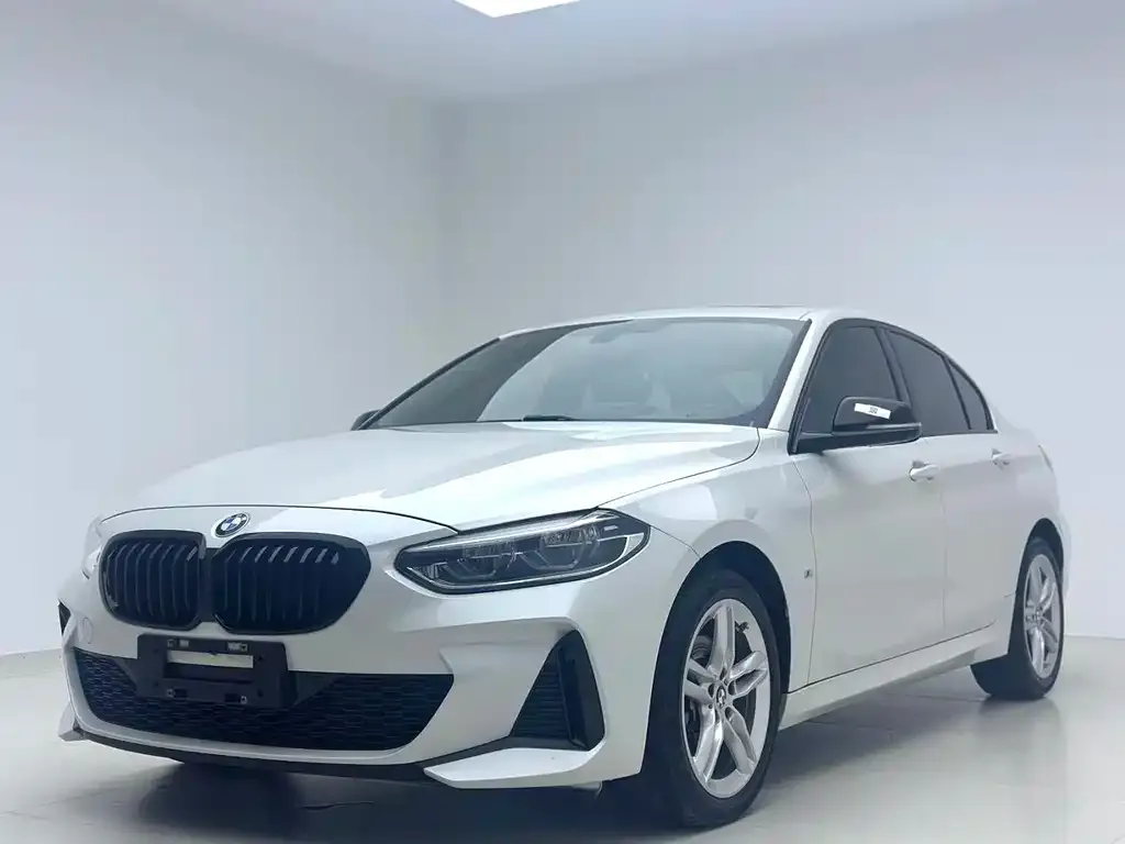 BMW 1 Series 2021 из CN, фото 1