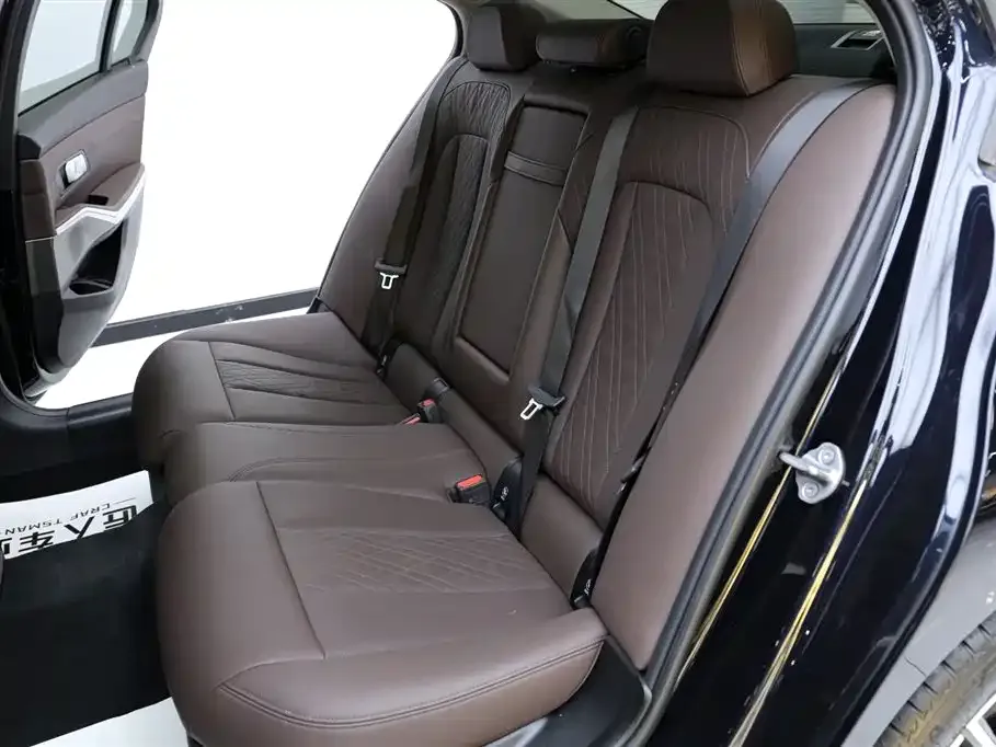 BMW 3 Series 2023 из CN, фото 3