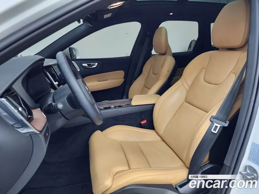 Volvo XC60 2025 из KR, фото 8