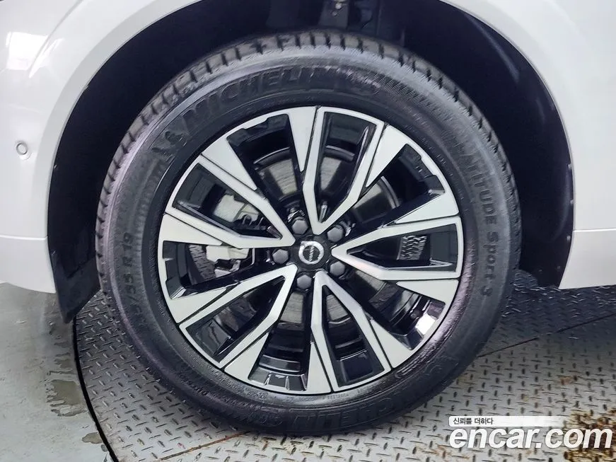 Volvo XC60 2025 из KR, фото 10