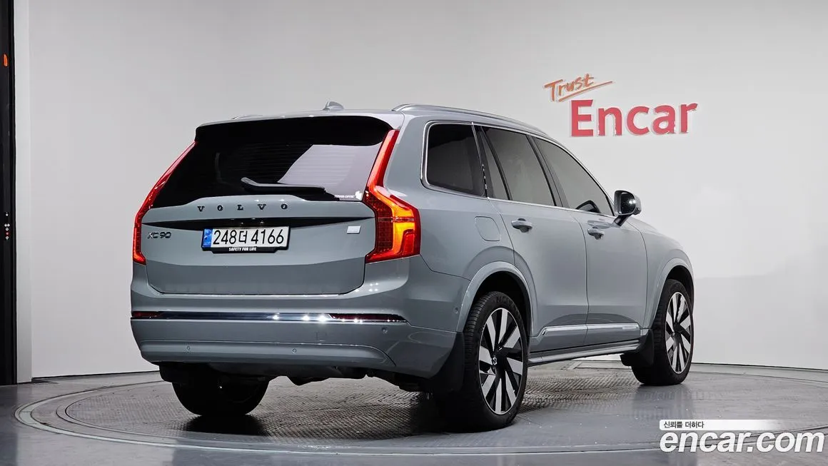 Volvo XC90 2024 из KR, фото 2