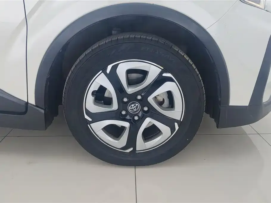 Toyota C-HR EV 2021 из CN, фото 8