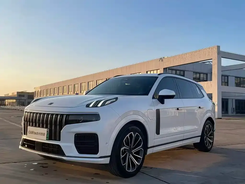 Lynk & Co 09