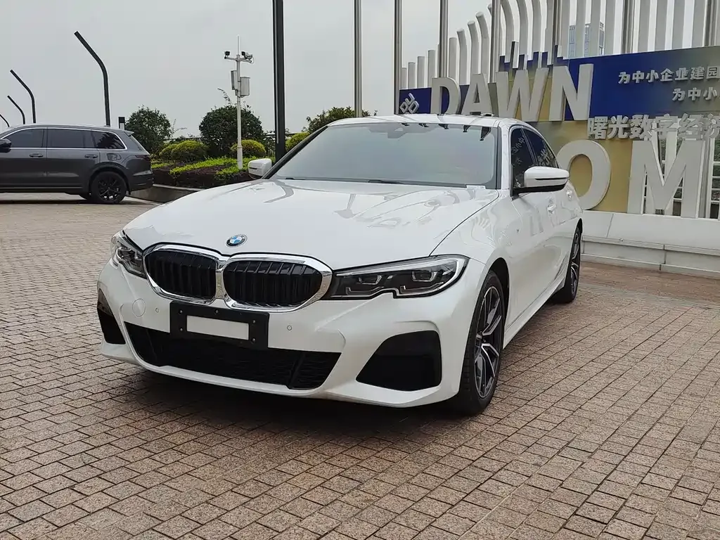 BMW 3 Series 2022 из CN, фото 1
