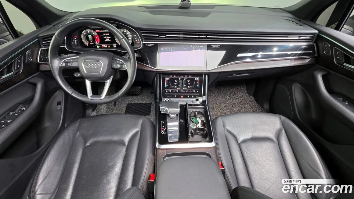 Audi Q7 2021 из KR, фото 5