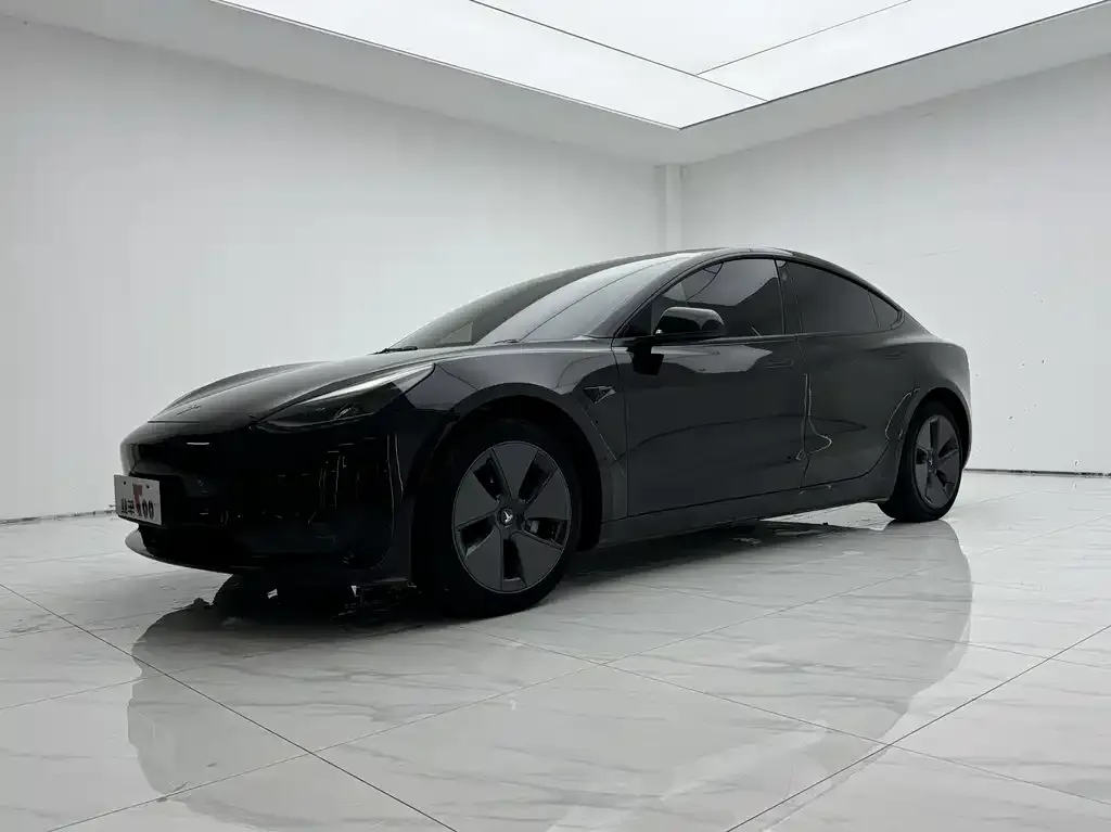 Tesla Model 3 — фото 6